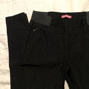 Black skinny pants